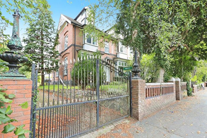 6 Bedroom End Of Terrace House For Sale In Tettenhall Road, Wolverhampton, West Midlands, WV6