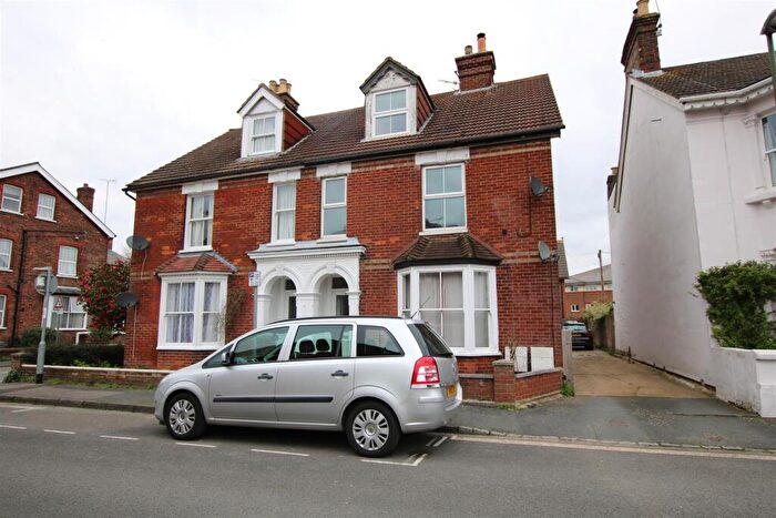 2 Bedroom Maisonette To Rent In Norfolk Road, Horsham, RH12