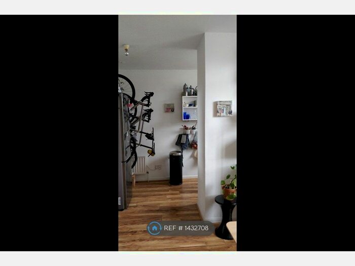 2 Bedroom Flat To Rent In Hackney Road, London, E2