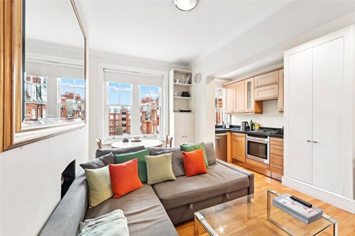 2 Bedroom Apartment For Sale In Park Walk, London, SW10
