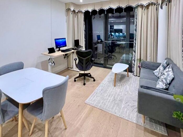 1 Bedroom Flat To Rent In Great Eastern Road, London, E15