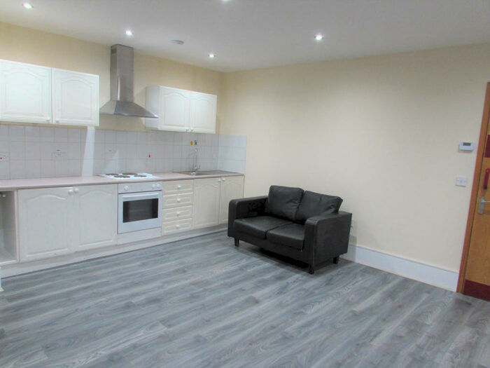 2 Bedroom Flat To Rent In High Street, Harrow Wealdstone, Middlesex, HA3