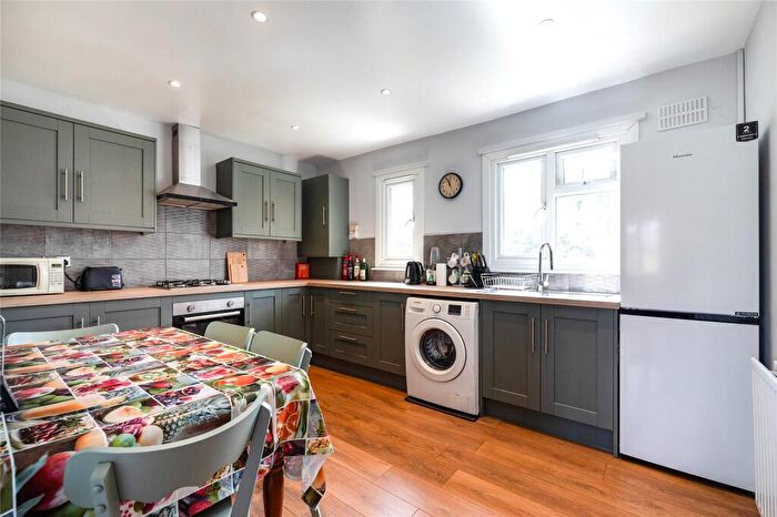 3 Bedroom Flat To Rent In Skipsey Avenue, London, E6