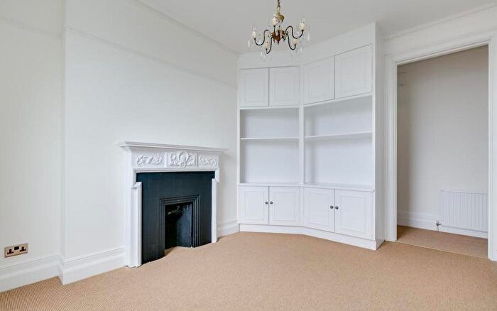 2 Bedroom Apartment To Rent In Park Road, Marylebone, London, NW1