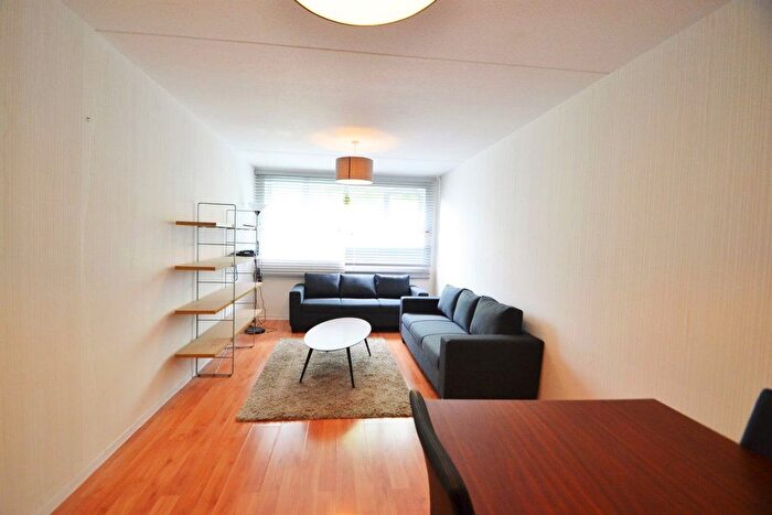 3 Bedroom Flat To Rent In Bernhardt Crescent, London, NW8