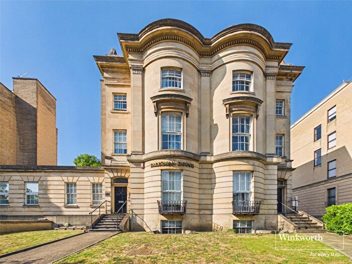 2 Bedroom Flat For Sale In Kings Road, Reading, RG1