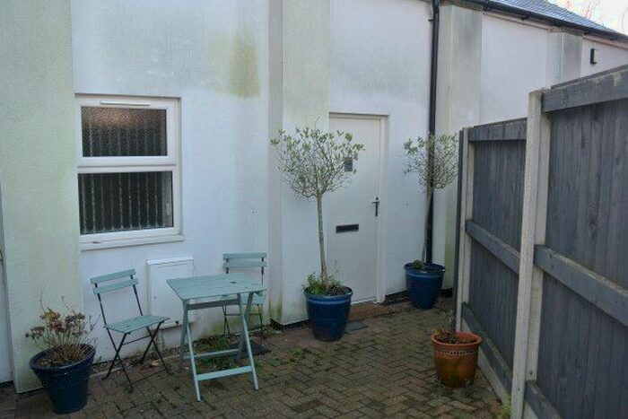 2 Bedroom Flat To Rent In Derbyshire Lane, Sheffield, S8