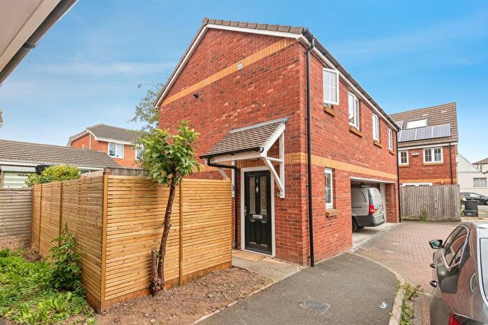 2 Bedroom Flat For Sale In Plais Street, Taunton, TA2