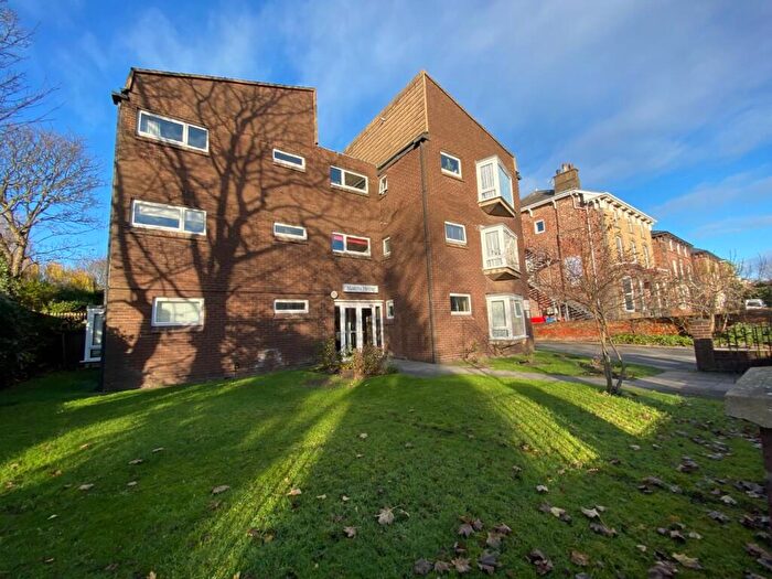 1 Bedroom Apartment For Sale In Cambridge Road, Waterloo, Liverpool, L22