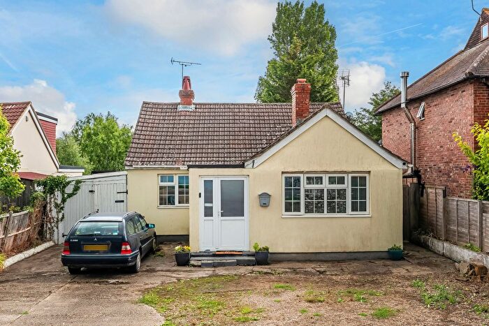 2 Bedroom Detached House For Sale In Station Road, Edenbridge, Kent, TN8