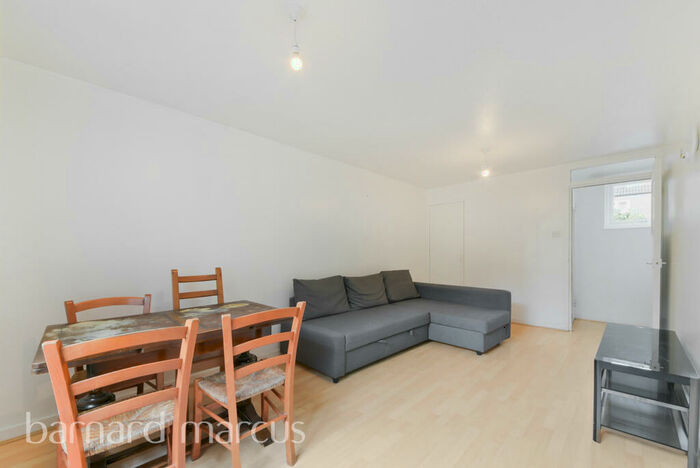 1 Bedroom Apartment To Rent In McDermott Close, London, SW11