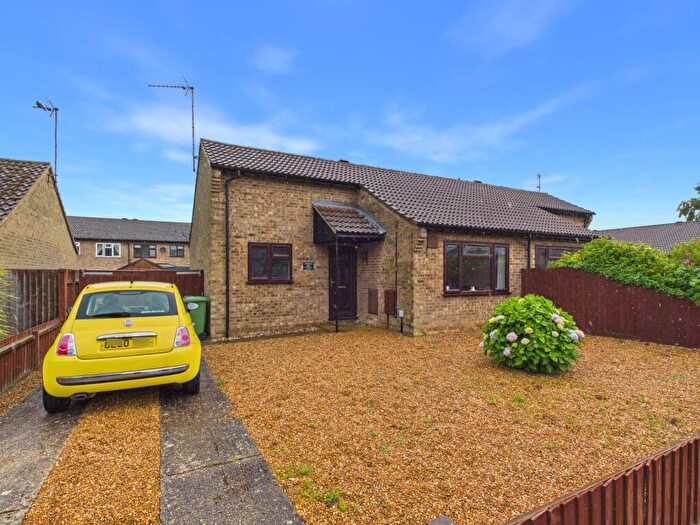 2 Bedroom Bungalow For Sale In Launditch Crescent, Downham Market, PE38