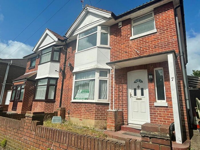 3 Bedroom Semi-Detached House To Rent In Sherborne Road, Highfield, Southampton, SO17