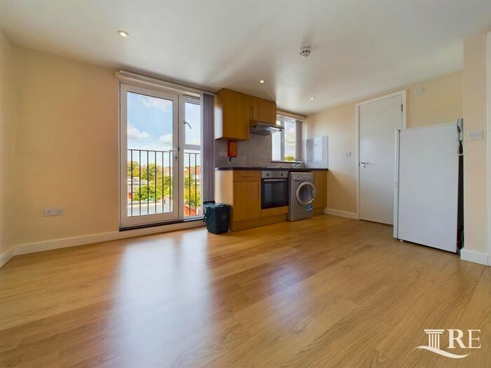 1 Bedroom Flat To Rent In Dunster Drive, London, NW9