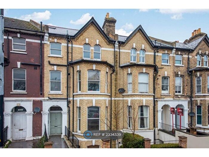 3 Bedroom Flat To Rent In Farquhar Road, Crystal Palace, SE19