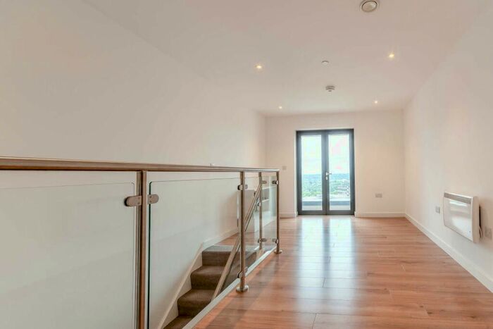 1 Bedroom Flat To Rent In Brambledown Road, South Croydon, Surrey, CR2