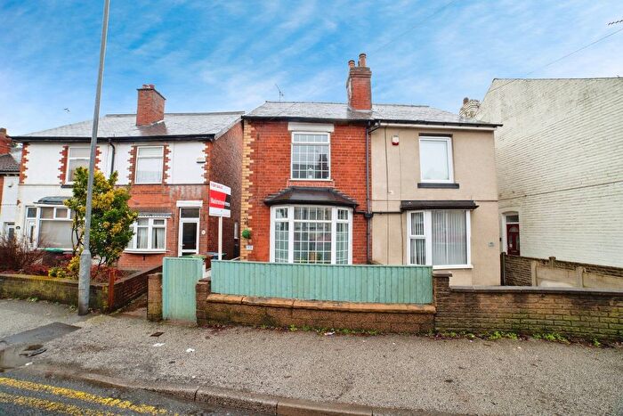 3 Bedroom Semi-detached House For Sale In Carter Lane, Mansfield, Nottinghamshire, NG18