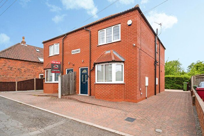 3 Bedroom Semi-Detached House For Sale In The Square, Goxhill, DN19