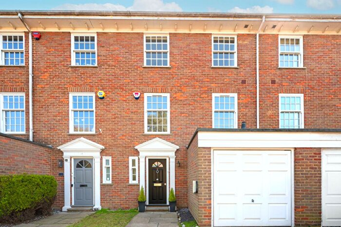 4 Bedroom Terraced House For Sale In Regency Close, Ealing, London, W5