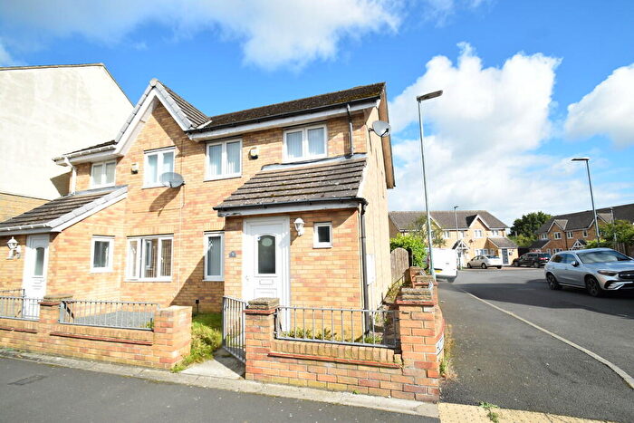 3 Bedroom Semi-Detached House To Rent In Hutton Court, Annfield Plain, DH9