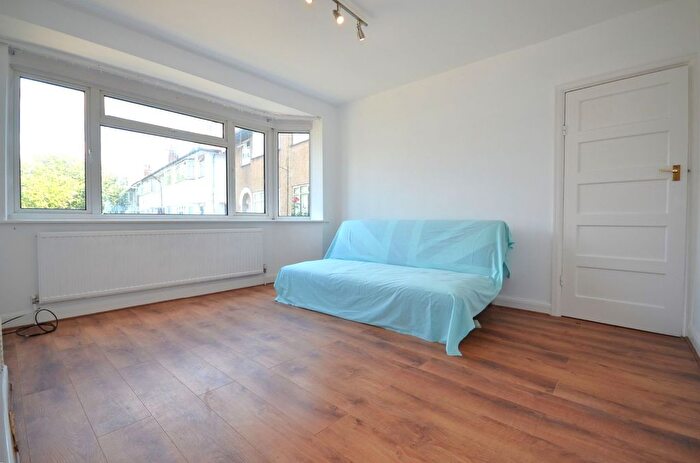 2 Bedroom Maisonette To Rent In Connell Crescent, London, W5