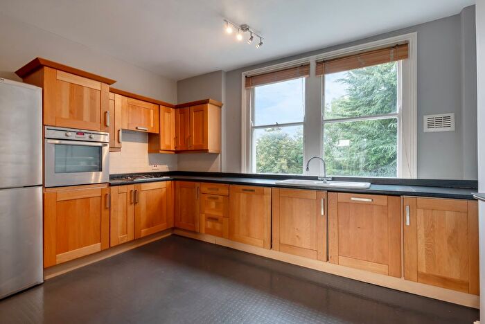 3 Bedroom Flat To Rent In Ferme Park Road, Crouch End, London, N8