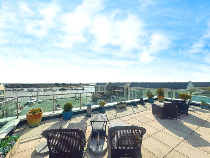 3 Bedroom Flat For Sale In Harbour Square, Brightlingsea, CO7