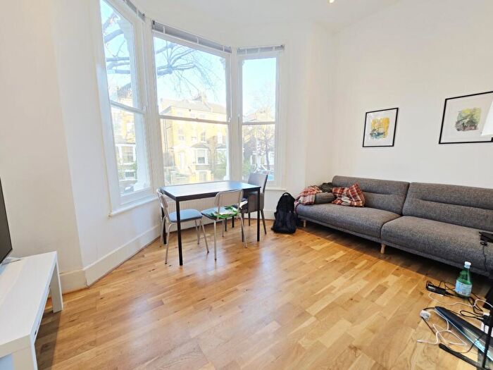 1 Bedroom Flat To Rent In Hartham Road, Islington, N7