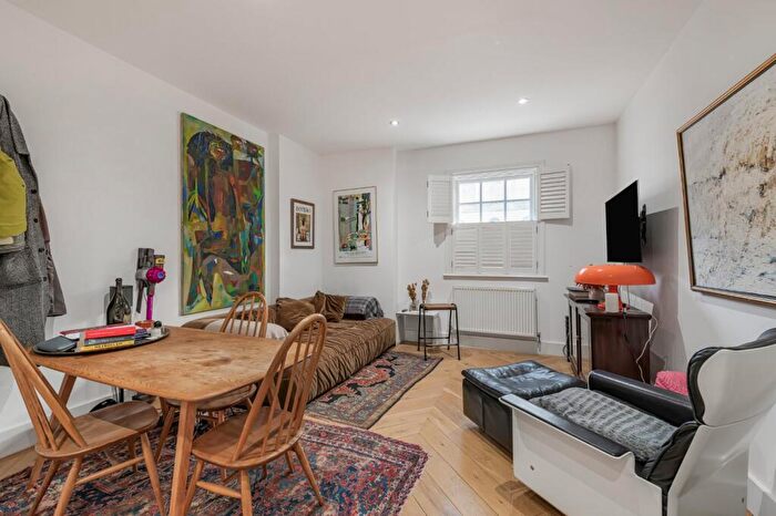 2 Bedroom Flat For Sale In Balls Pond Road, London, N1