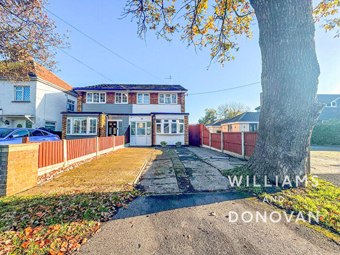 3 Bedroom Semi-Detached House For Sale In Plumberow Avenue, Hockley, SS5