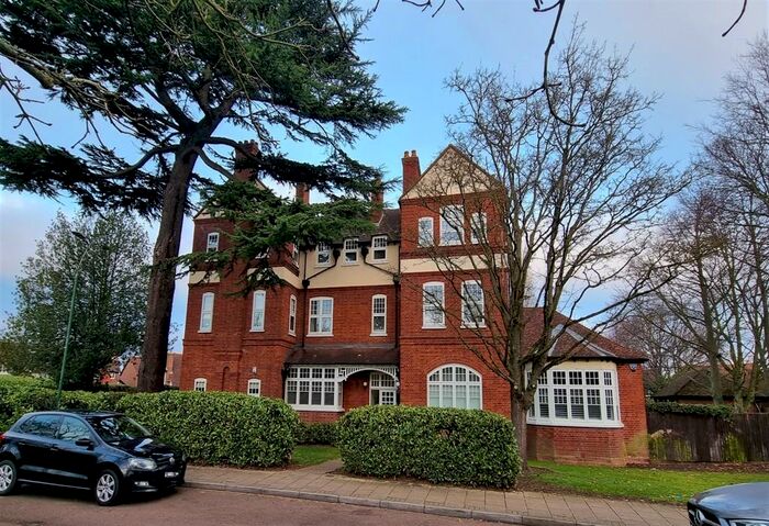 2 Bedroom Apartment To Rent In Acacia Way, Sidcup, Kent, DA15