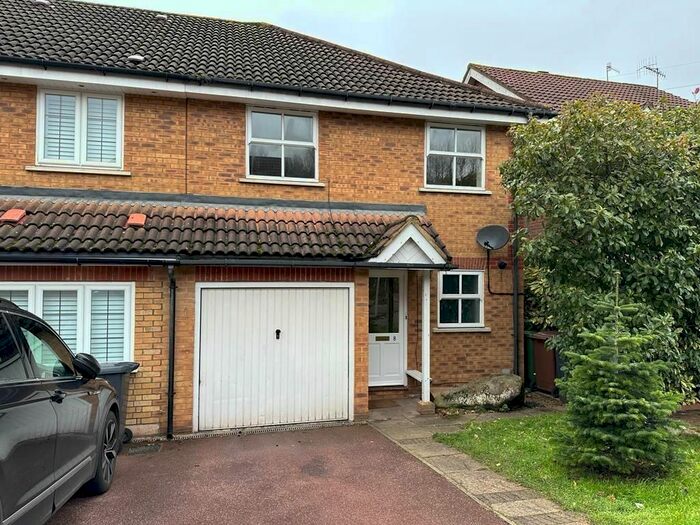 3 Bedroom Semi-Detached House To Rent In Malden Fields, Bushey, WD23