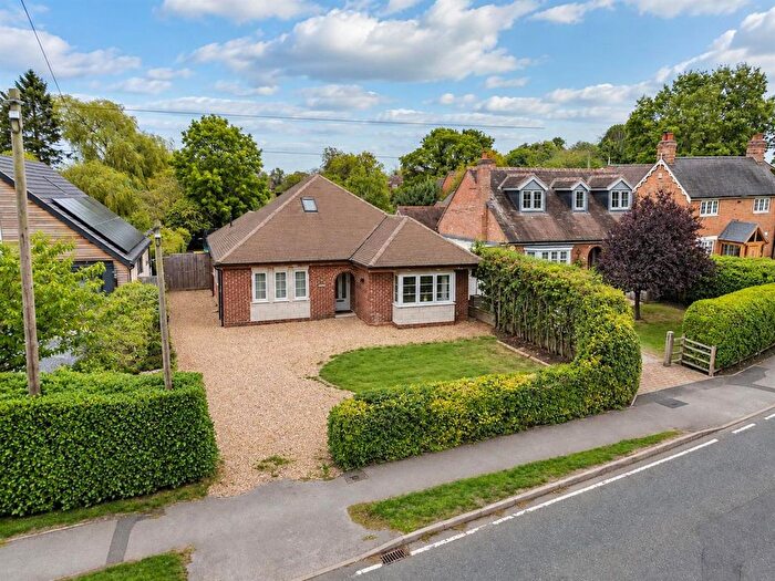 3 Bedroom Detached House For Sale In Southam Road, Long Itchington, Southam, CV47