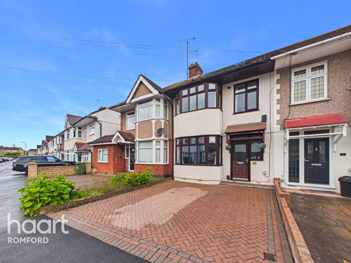 4 Bedroom Terraced House For Sale In Melton Gardens, Romford, RM1