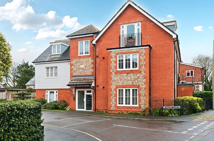 2 Bedroom Flat For Sale In Oakford Court, Henley-On-Thames, RG9