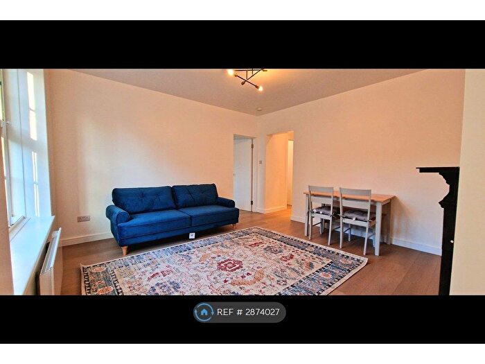 2 Bedroom Flat To Rent In Friary Estate, London, SE15
