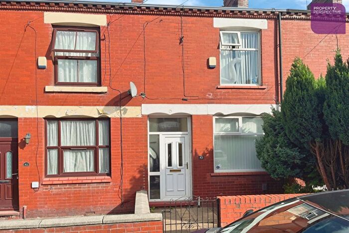 2 Bedroom Terraced House For Sale In Church Street, M35