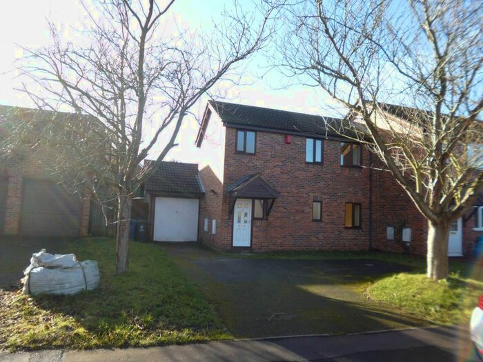 3 Bedroom Property To Rent In Teasel Way, Cherry Hinton, Cambridge, CB1