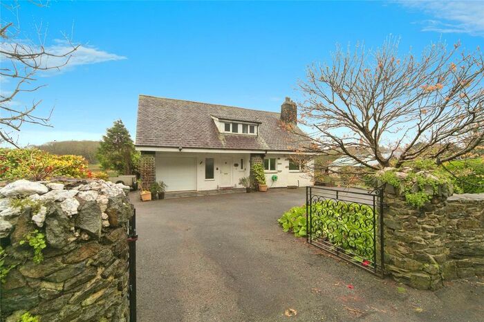 3 Bedroom Bungalow For Sale In Tremadog, Porthmadog, Gwynedd, LL49