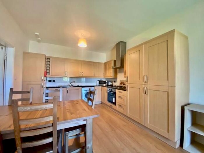 5 Bedroom Flat To Rent In Montague Street, Newington, Edinburgh, EH8