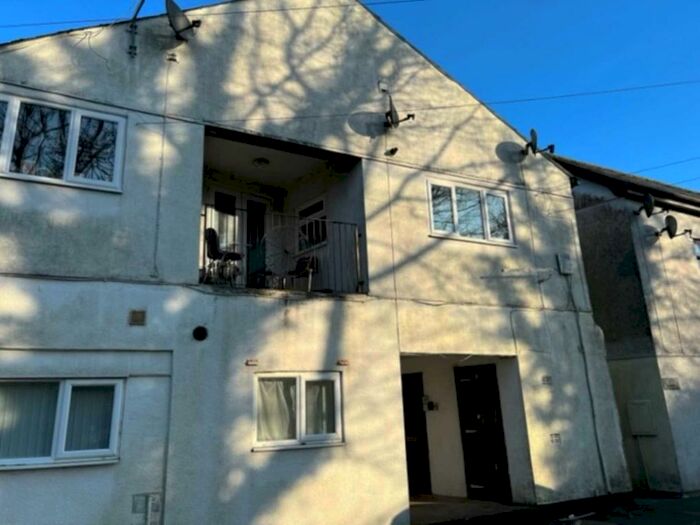 2 Bedroom Flat To Rent In Champion House, Callington, PL17