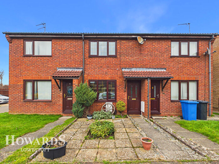 2 Bedroom Terraced House For Sale In Sunnyfields, Lowestoft, NR33