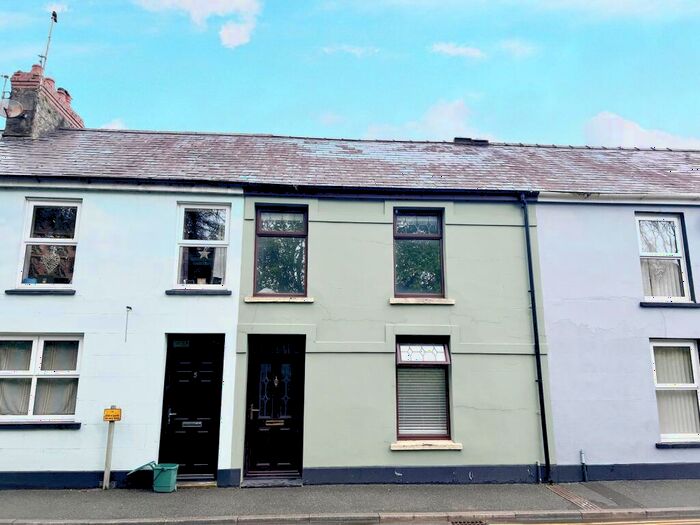 3 Bedroom Terraced House For Sale In New Road, Llandovery, Carmarthenshire., SA20