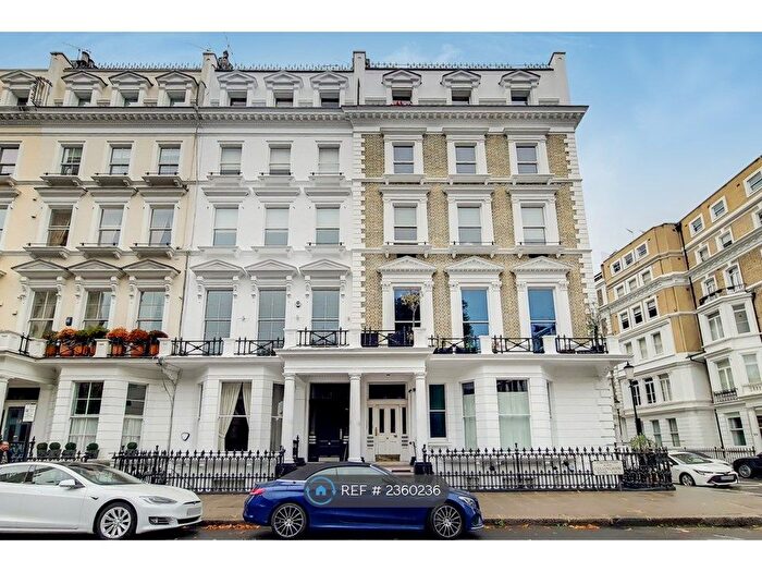 3 Bedroom Flat To Rent In Collingham Road, London, SW5