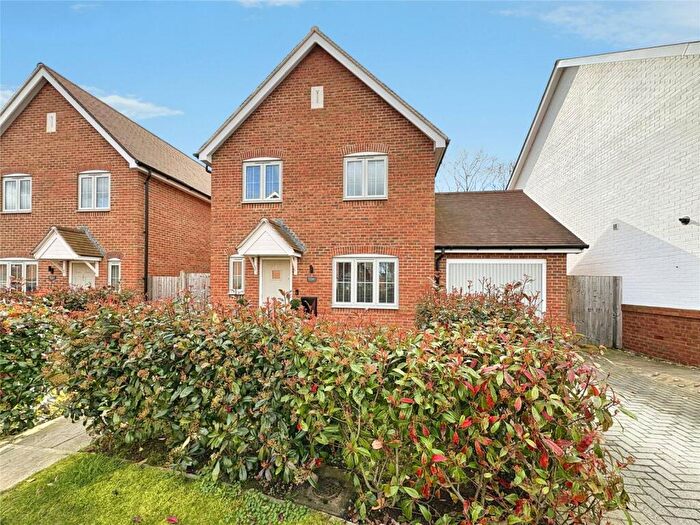 3 Bedroom Detached House For Sale In Ragmoor Close, Riseley, Reading, Hampshire, RG7