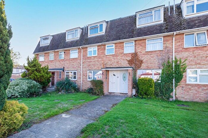 2 Bedroom Maisonette For Sale In Bower Way, Cippenham, SL1