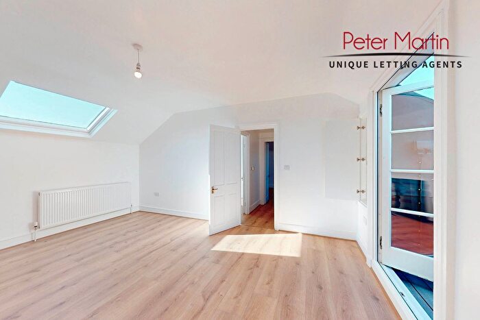 3 Bedroom Flat To Rent In South Hill Park, Hampstead, NW3
