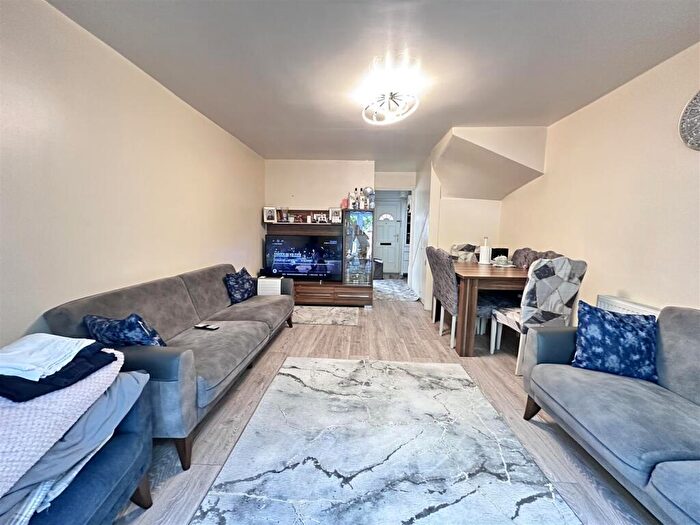 2 Bedroom Terraced House To Rent In King Henrys Mews, Enfield, EN3