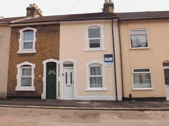 2 Bedroom Terraced House To Rent In Montfort Road, Strood, ME2