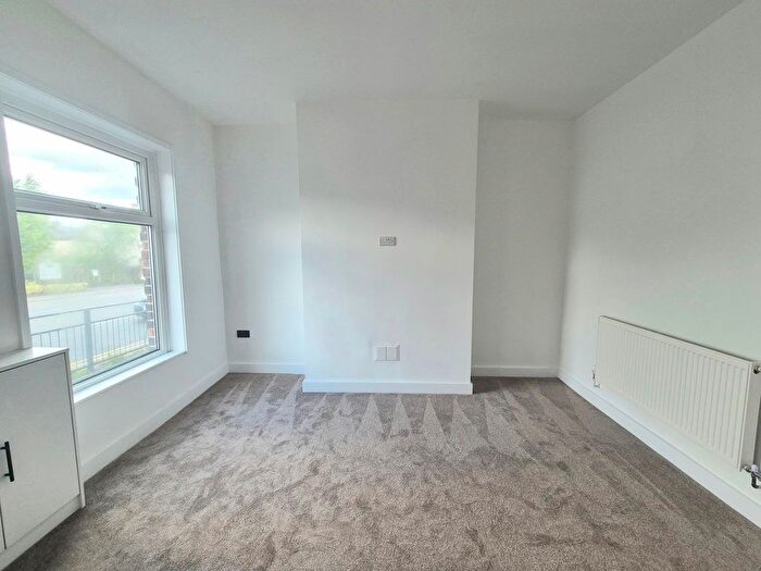 2 Bedroom Semi-Detached House To Rent In Hurst Cross, Ashton-Under-Lyne, OL6